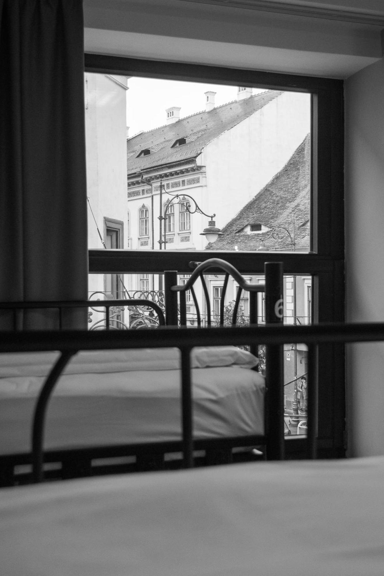 B13 Hostel Sibiu Exteriör bild