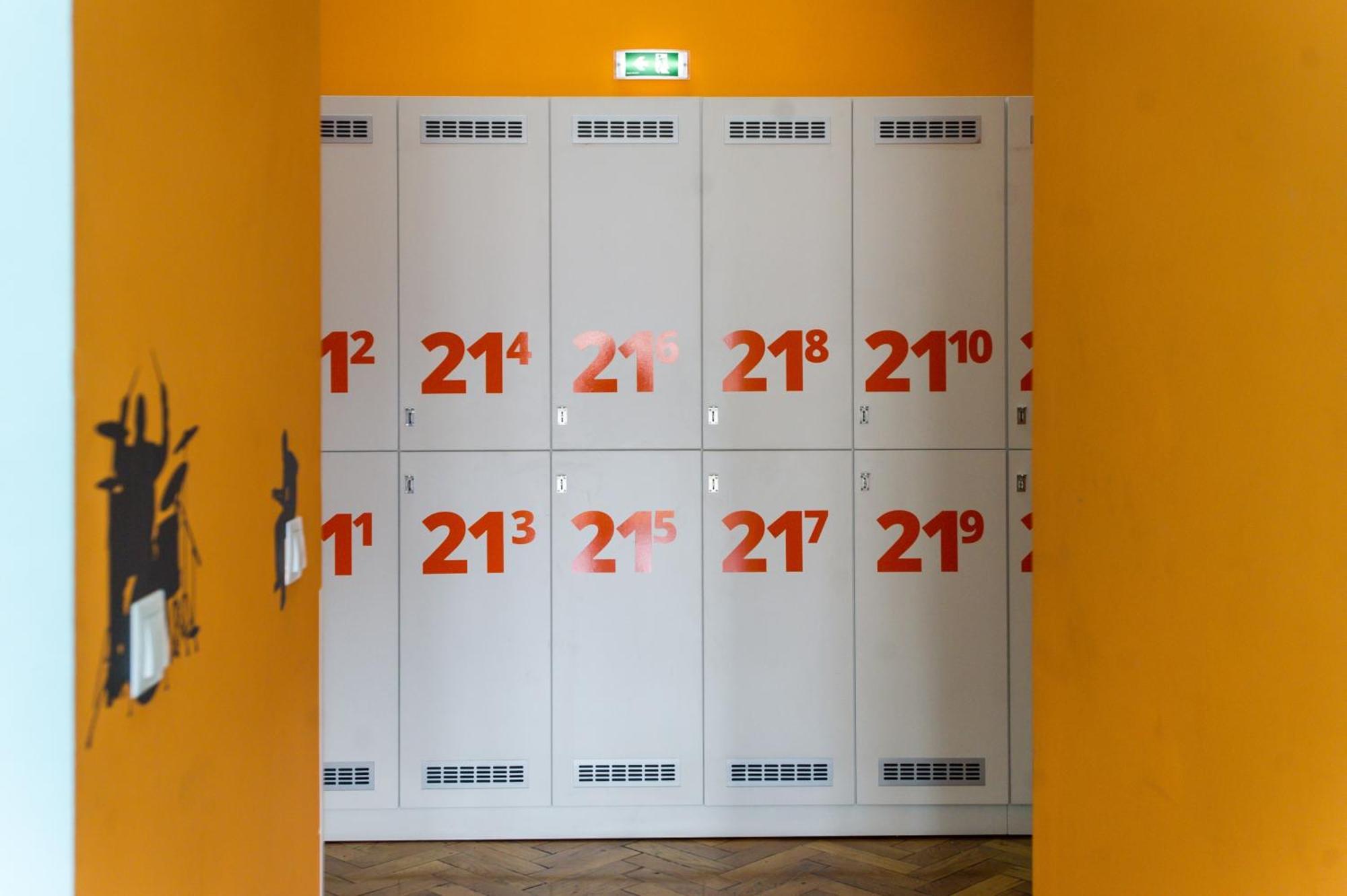 B13 Hostel Sibiu Exteriör bild