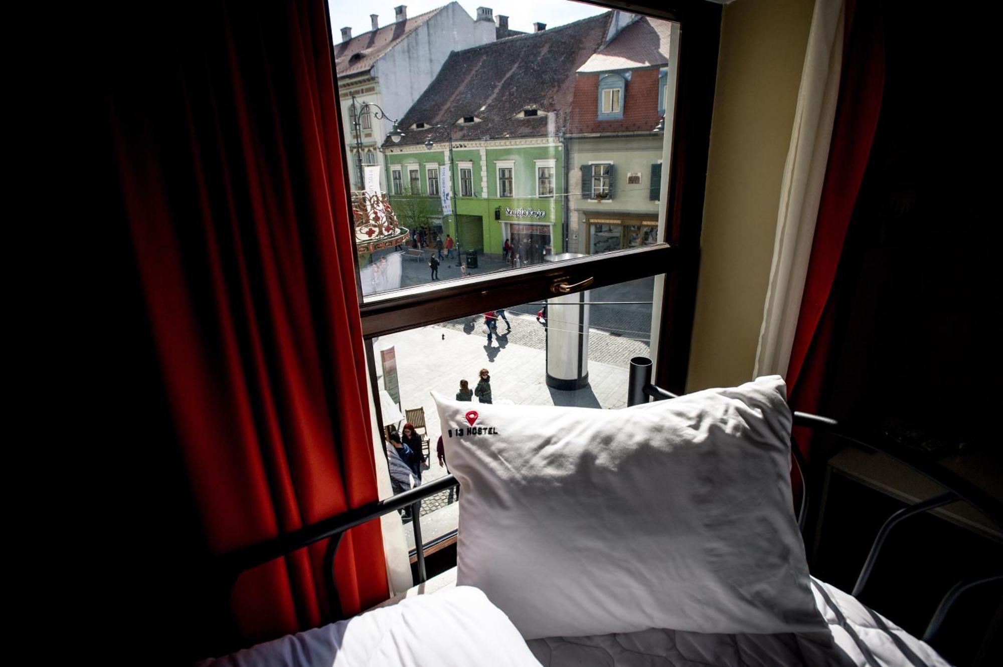 B13 Hostel Sibiu Exteriör bild